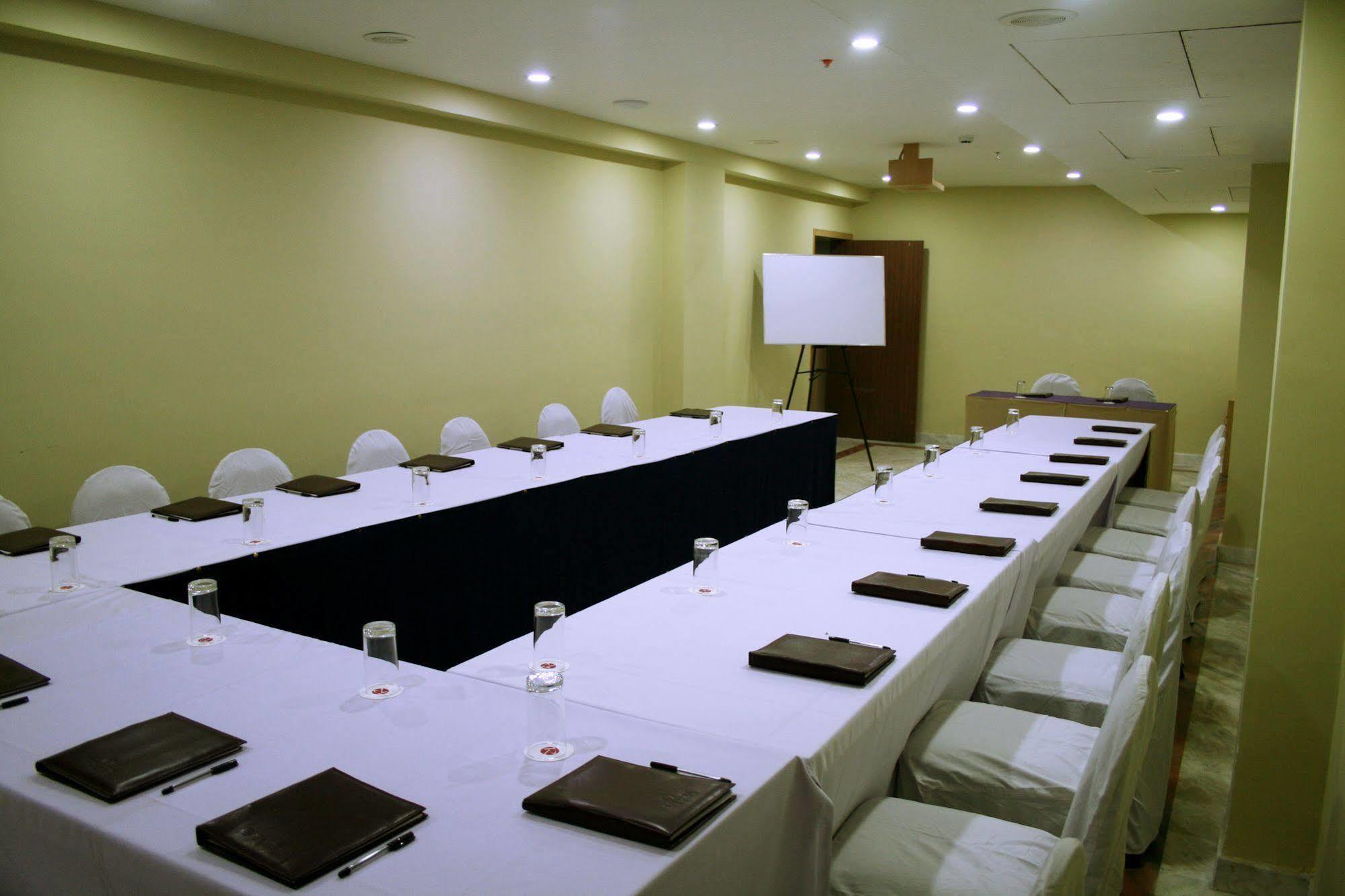 Raj Park- Hill View Hotel Tirupati Exterior photo